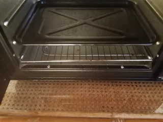 2nd Hand 2 plate stove with oven ONLY R400 WhatsApp if interested 0726135216