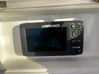 Sea Cat 565 Forward console with Suzuki 90hp