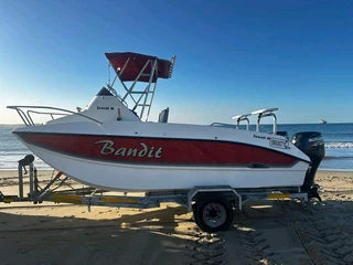 Sea Cat 565 Forward console with Suzuki 90hp