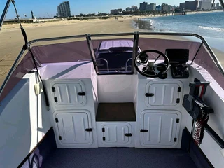 T Cat 16.8ft Forward Console