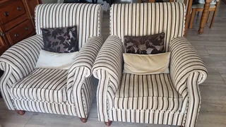 2 Luxurious arm chairs