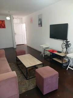 Neat 2 Bed Apartment in Avondale Road, Essenwood