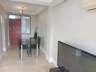 Modern 2.5 Bed Apartment in Innes Road, Morningside