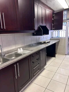 Modern 3 Bed Pet Friendly Duplex at Newhaven Mews, Glenwood