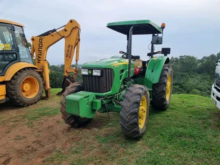 John Deere 5076E Tractor 4x4