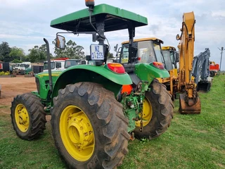 John Deere 5076E Tractor 4x4
