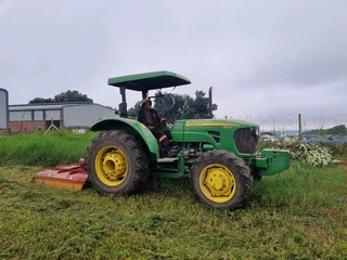 John Deere 5076E Tractor 4x4