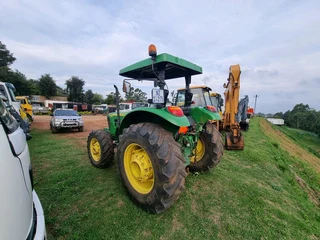 John Deere 5076E Tractor 4x4
