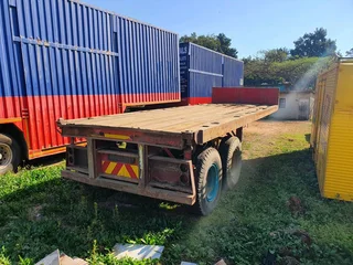 8m Henred Fruehauf DBL axel Flat Trailer