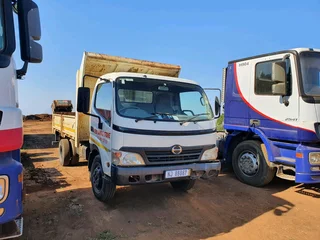 2012 Hino 300 915 Tipper 3m3