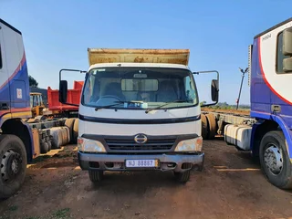Hino 300 915 Tipper 3m3