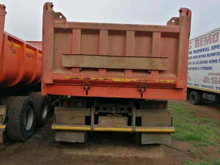 2007 Mercedes Benz Actros 3344 Tipper 10m3