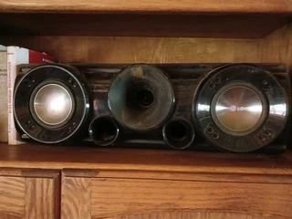LG Sound System with 7x speakers- defective