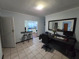 Beautiful home to rent  in Bellville South, 306 square meters, R15 000 per month.