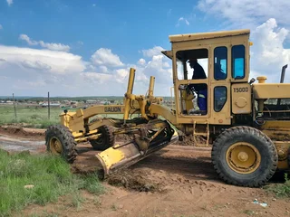 Caterpillar grader for hire