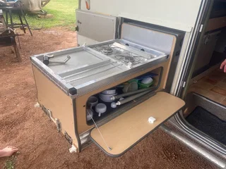 2006 JURGENS SAFARI XPLORER FULL OFFROAD CARAVAN