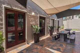 Townhouse - Ad posted by Chris Kyprianides