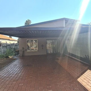 1 Bedroom Flat in Kilner Park