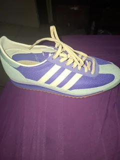 Sneakers - Ad posted by Lana Francke