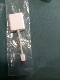 Thunderbolt to VGA adapter