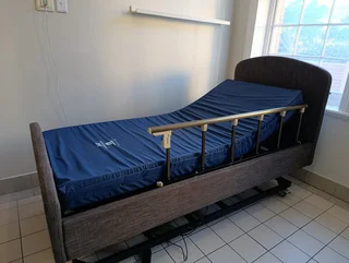 Avante Erica Electronic Adjustable Medical Bed (Free Egg Shell Mattress)