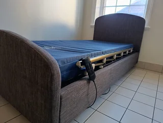 Avante Erica Electronic Adjustable Medical Bed (Free Egg Shell Mattress)