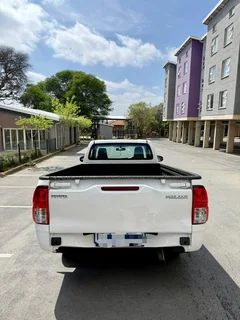 2023 Toyota Hilux Single Cab R295 000