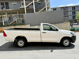 2023 Toyota Hilux Single Cab R295 000