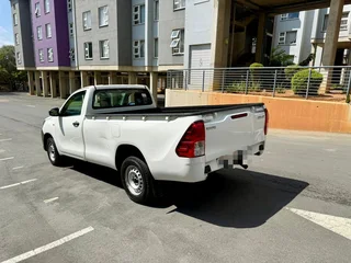 2023 Toyota Hilux Single Cab R295 000