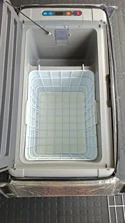 Dometic CF50 camping fridge/freezer