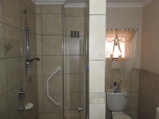 Bachelor Apartment for Sale in Douglasdale Retirement Village. Reduced Price!