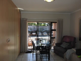 Bachelor Apartment for Sale in Douglasdale Retirement Village. Reduced Price!