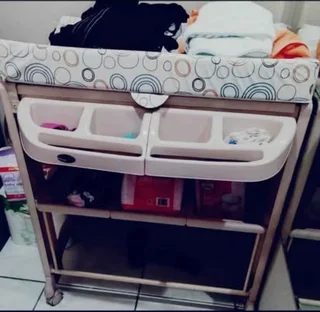 Chelino changing table