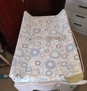 Chelino changing table
