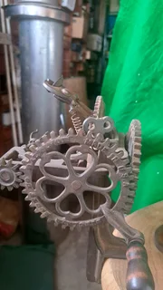 Apple Pealer ,USA made cast Vintage Sinclair Scott Co