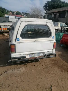 Ford courier 98 2lt petrol stripping for spares