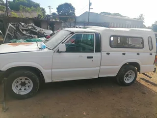 Ford courier 98 2lt petrol stripping for spares