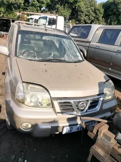 Nissan x trail 2008 2.2 diesel stripping for spares