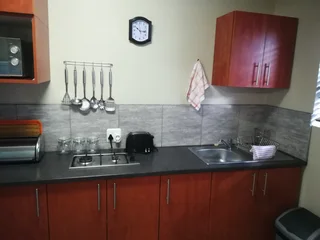 Bachelor flat to rent in Pari Park Port Elizabeth