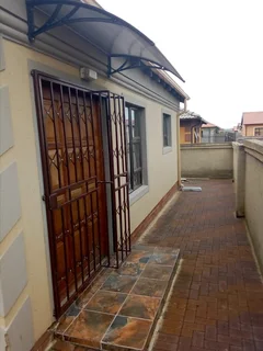 House for rent -Vanderbiljpark (Makro area)