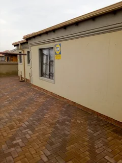 House for rent -Vanderbiljpark (Makro area)