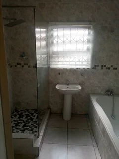 Rooms  for rent  ( President  Hyper area)