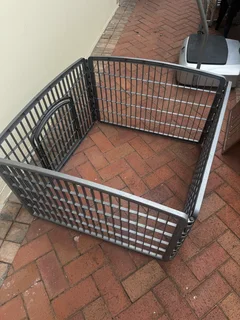 Dog play pen