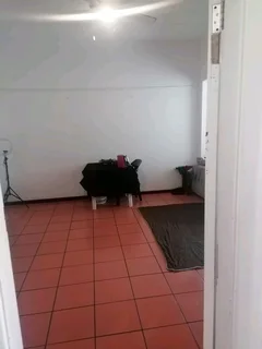 Room to let inside a secured house in Goodwood . Deposit Required R4,500