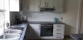 Room to let inside a secured house in Goodwood . Deposit Required R4,500