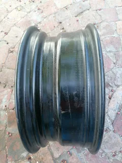 Rim (16 inches) for sale. Like new