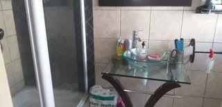 Semi-detached  house to rent