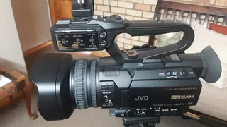 Jvc gy-hm250e 4kcam Compact Handheld Camcorder