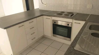 2 Bedroomed Apartment to let Arlington Close Kenilworth -Avail 1 Feb 2025