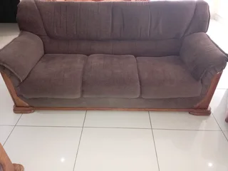 6 seater Lounge for sale